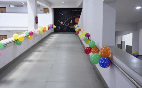 WIDE RAMP WITH BEAUTIFUL DISPLAY